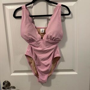 J.Crew Scalloped One Piece Swimsuit Women’s Medium Pink Bathing Suit